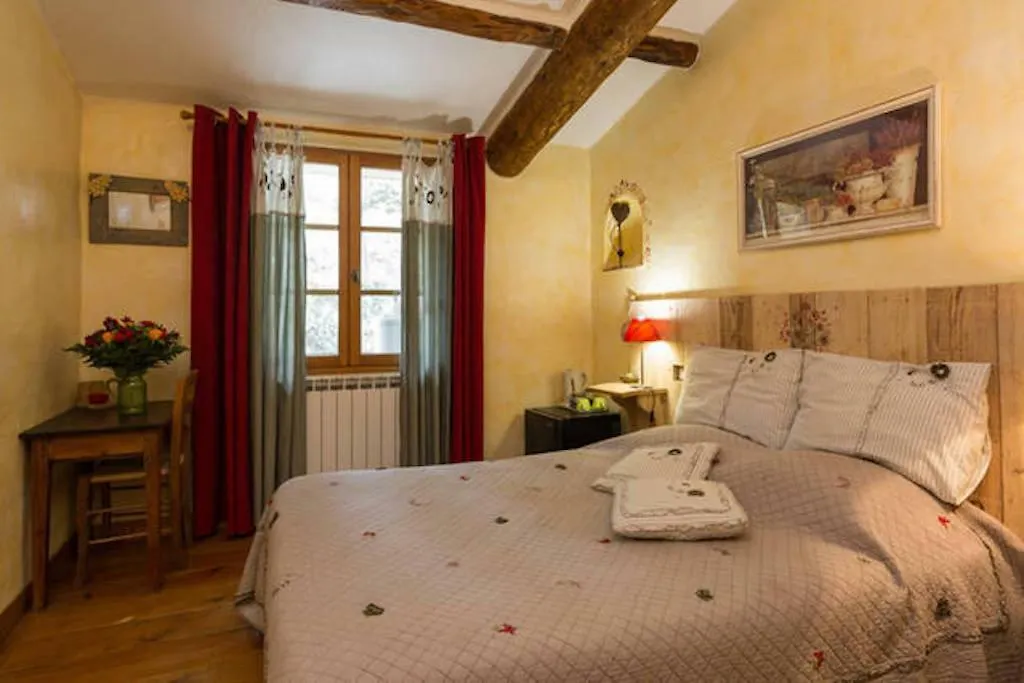 Bed and Breakfast Le Degoutaud Le Barroux 0*,